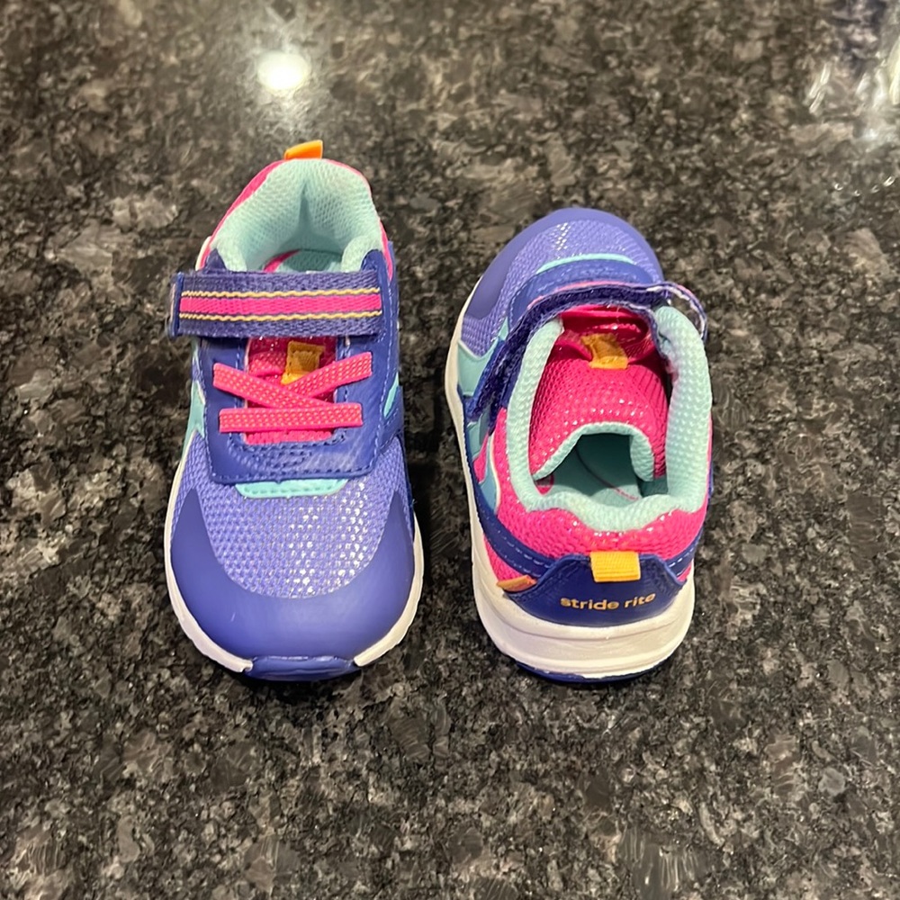 NWOT Stride Rite shoes. Toddler girl US 6W